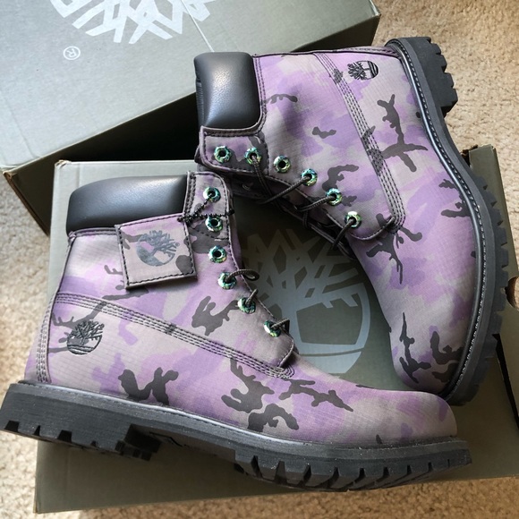 Timberland 6” IRIDESCENT WATERPROOF BOOT IN BLACK CAMO matte leather & metallic - Picture 8 of 14